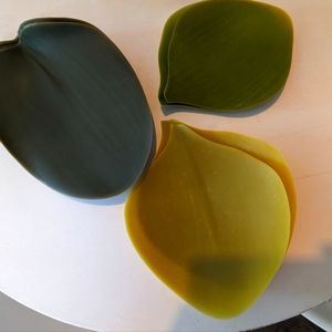 Silicone Outdoor dishware: 4 Banana Leaf Plates and 4 Artichoke Leaf side plates